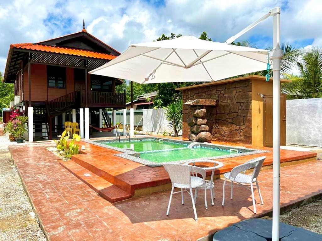 Chalet Inap Nekmi With Pool *