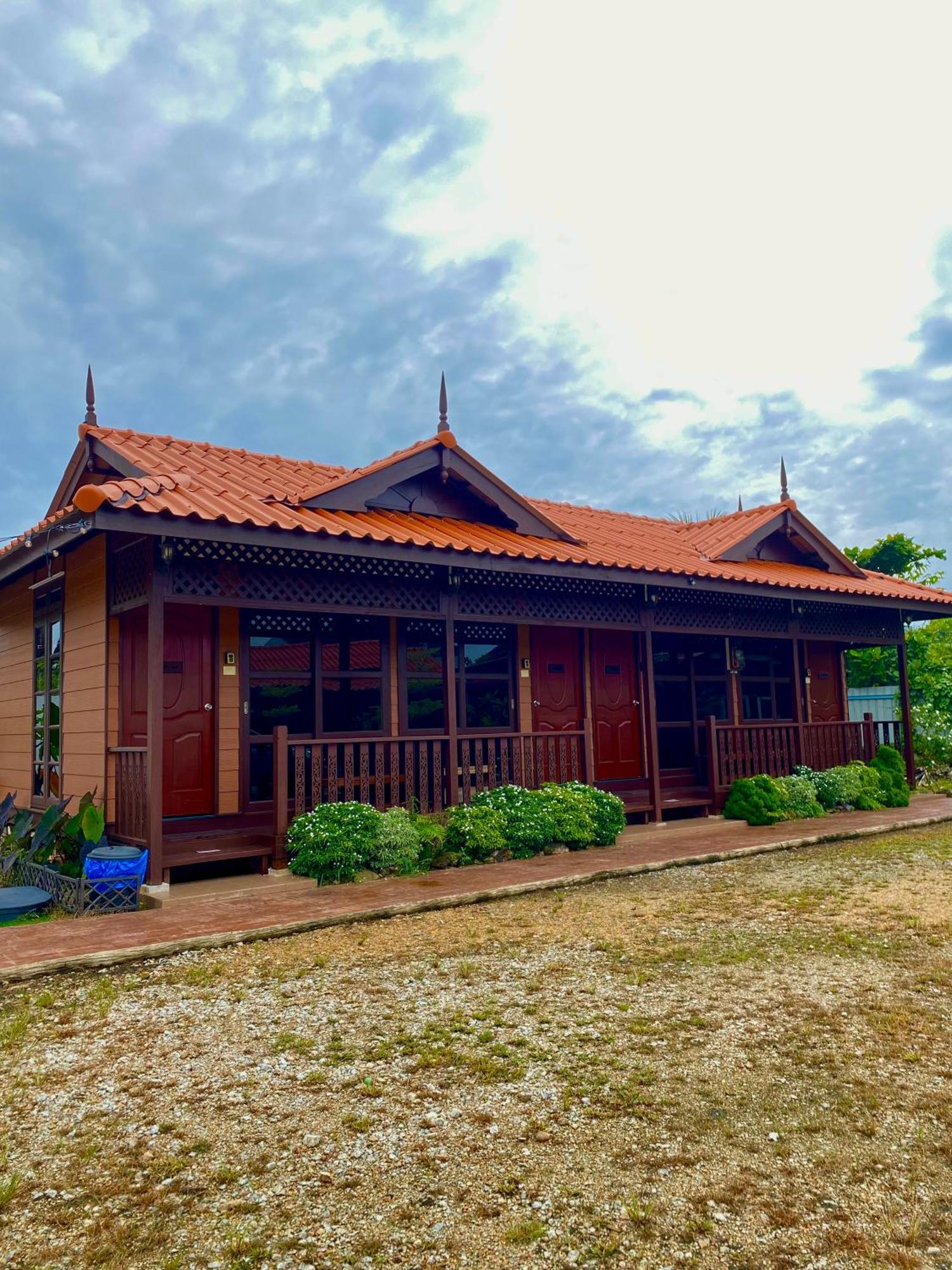 Inap Nekmi With Pool Chalet Kuala Terengganu